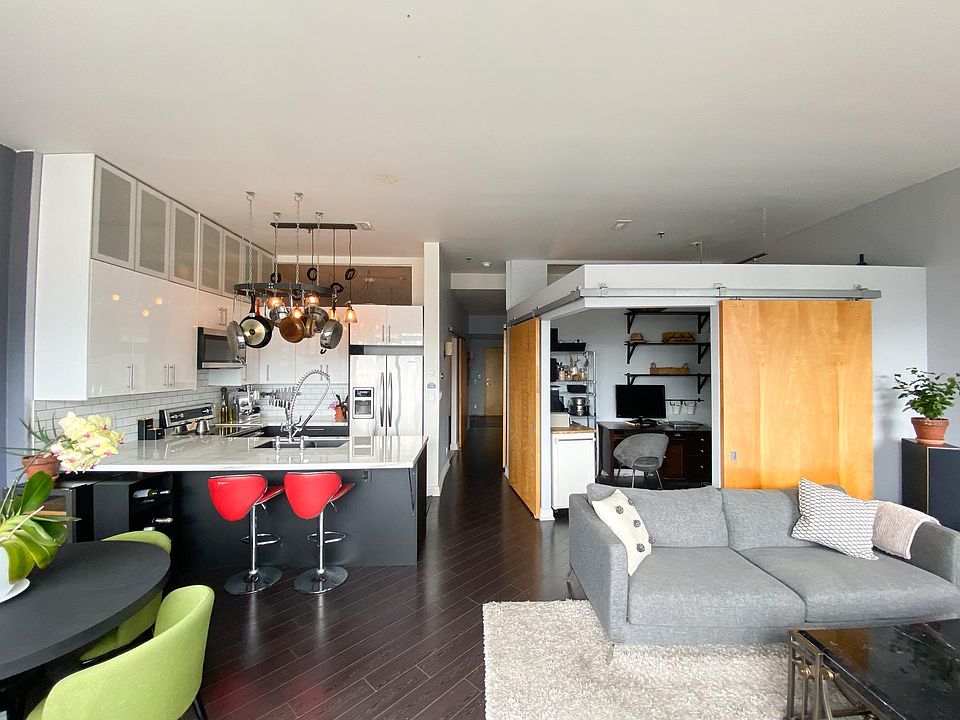 1st image of 614-700 King St #614