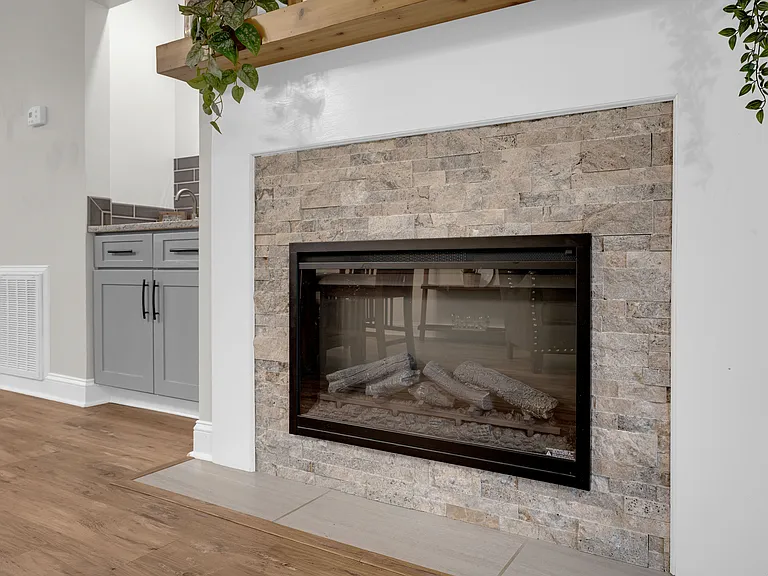 323 Edgewater Ln — Photo 10