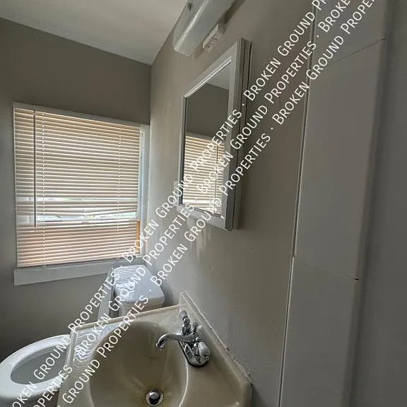 20 W 2nd Ave #4 — Photo 7