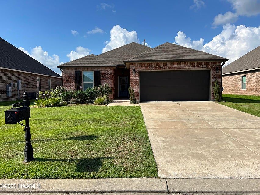 1st image of 127 Timber Edge Dr