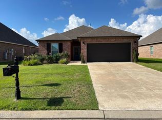 127 Timber Edge Dr, Youngsville, LA 70592
