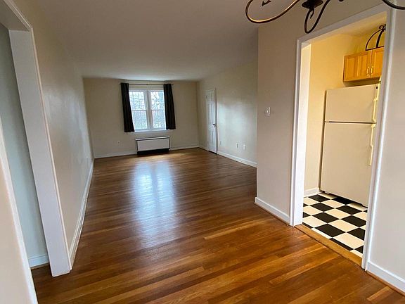 3rd image of 20 Auburn Ct Unit 3-20C