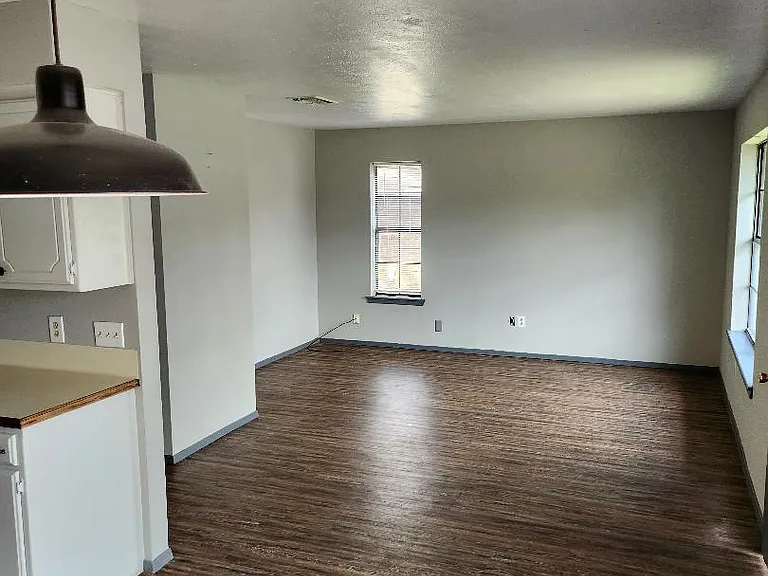 103 Parklane Dr #103 — Photo 1