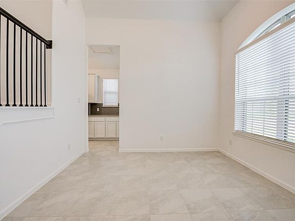 4th image of 9431 Pelican Cliff Ct