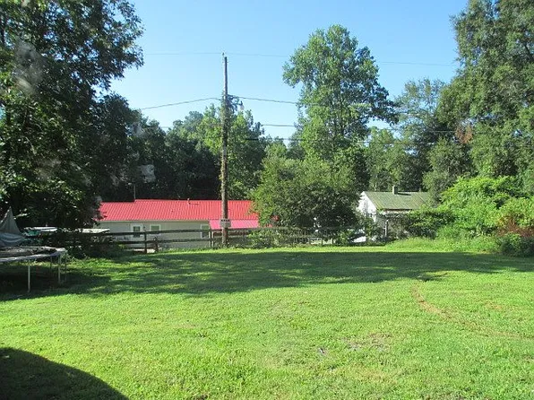 11 Circle Dr, Reidsville, NC 27320