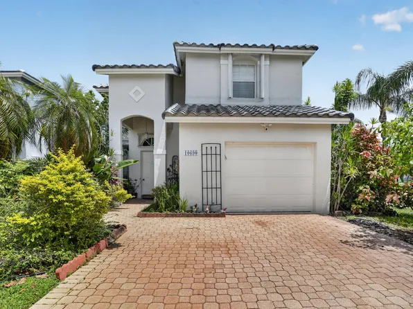 10690 NW 2nd Circle, Pembroke Pines, FL 33026