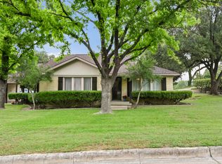 2200 Skyline Dr, Fort Worth, TX 76114