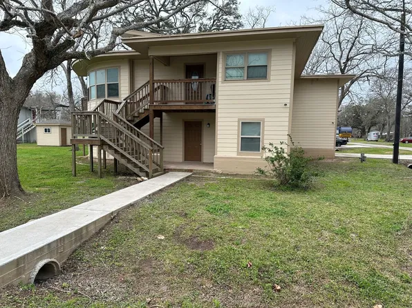 631 Live Oak Dr, Jones Creek, TX 77541