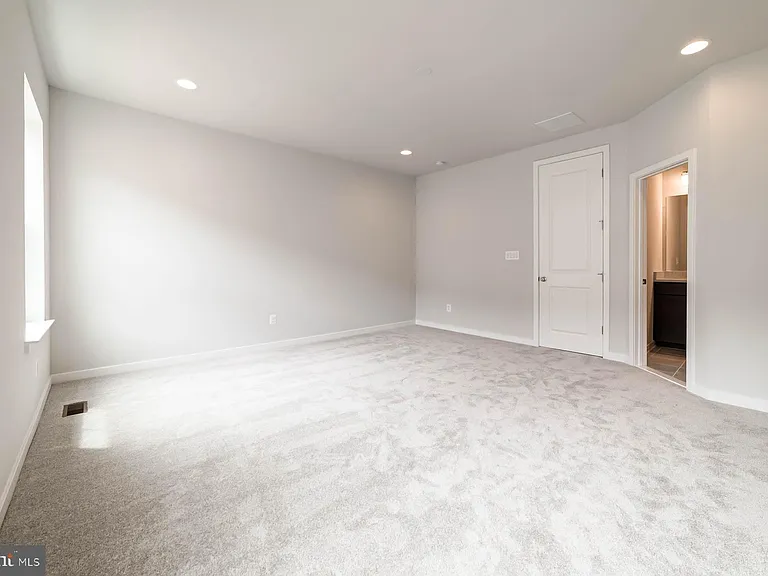 6227 Almerico Pl — Photo 33