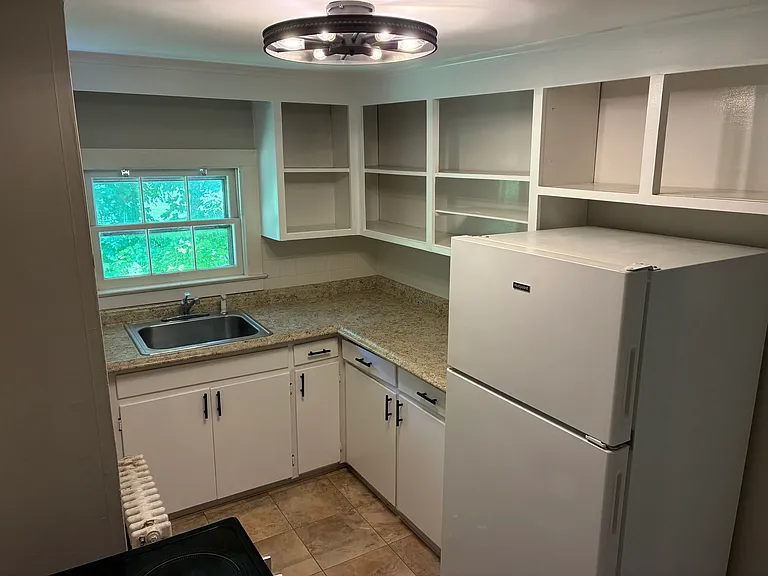 21 Sperry Rd #4 — Photo 4