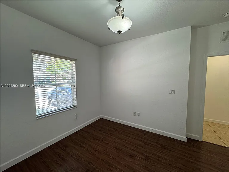 2653 NE 3rd Ct — Photo 10