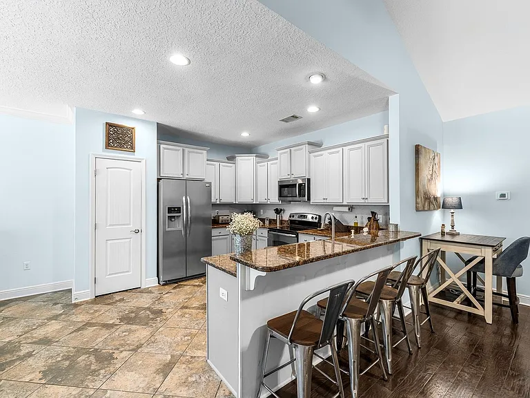 270 Whispering Lake Dr — Photo 15