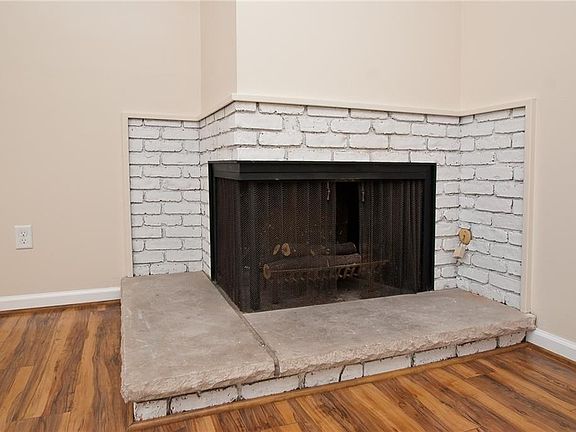 5th image of 113 Greenway Blvd