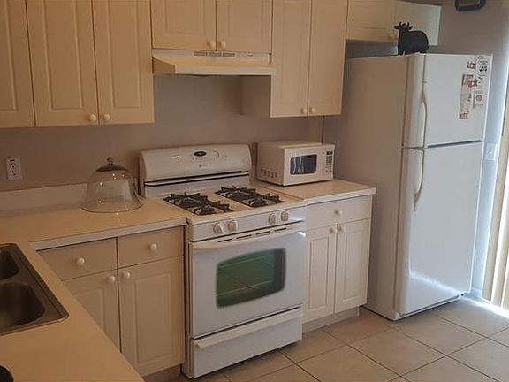 3rd image of 15911 Autumn Glen Ave