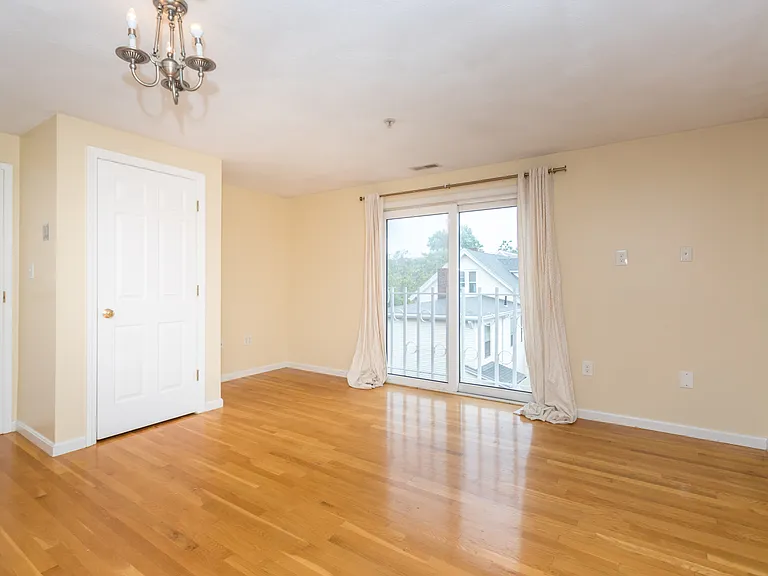 10 Middle Street Ct #7 — Photo 7