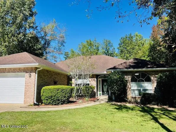 7914 Apaki Pl, Diamondhead, MS 39525