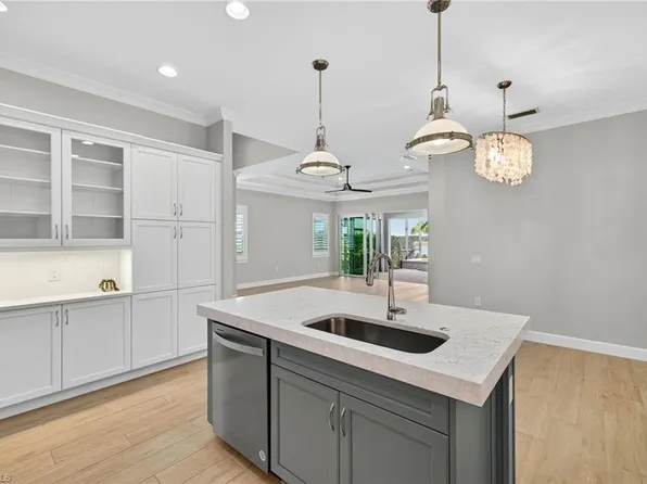 8904 Yucatan CT, NAPLES, FL 34112