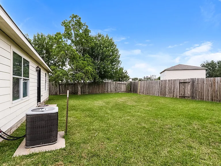 6919 Garnet Trail Ln — Photo 16