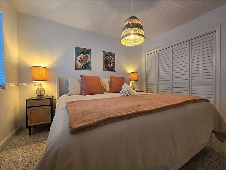 651 SW 3rd St #3 — Photo 14