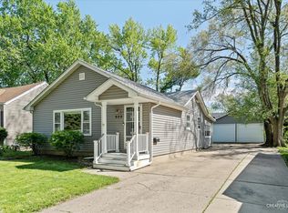 928 Charles St, Aurora, IL 60506