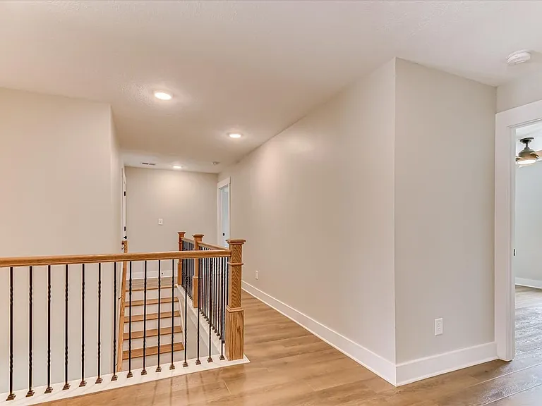 419 Barrow Ln — Photo 27