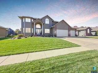 3705 S Bedford Ave, Sioux Falls, SD 57103