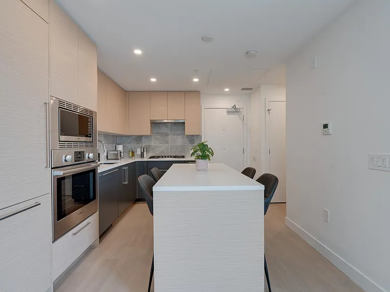 8888 Osler St — Photo 4