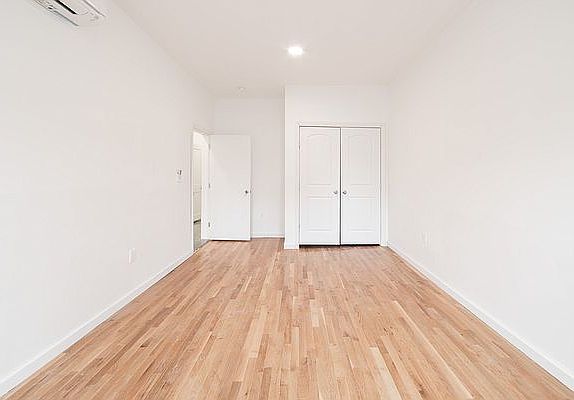 5th image of 1044 Flatbush Ave #1