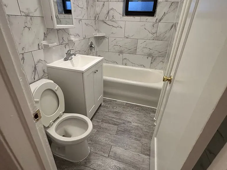 Palisades Apartments — Photo 17
