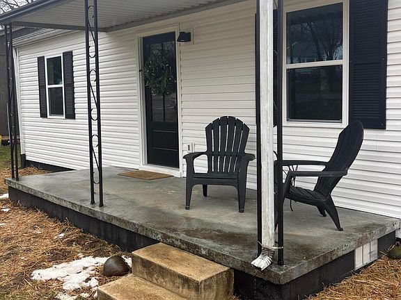3rd image of 2392 Cecelia Ave