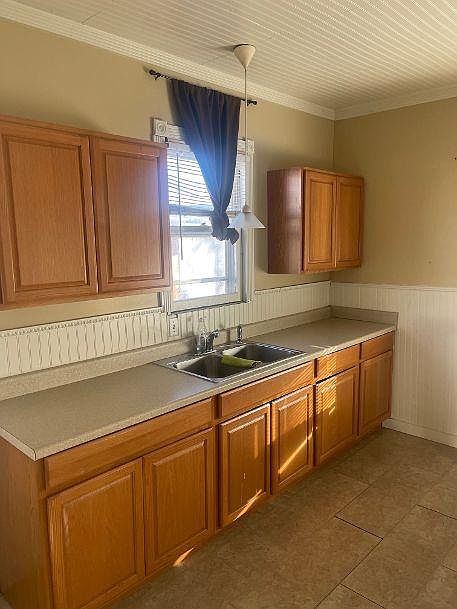 2nd image of 1512 W Northern Ave