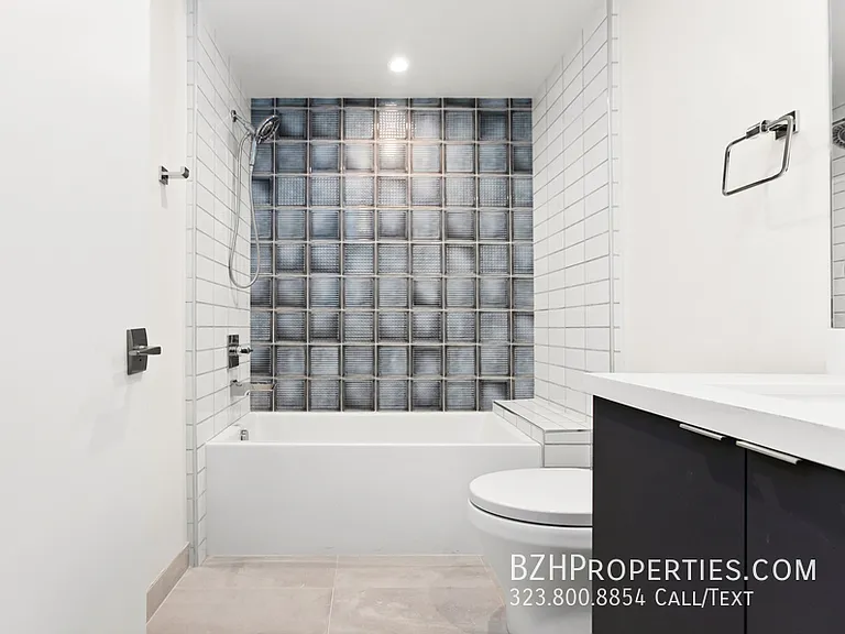 Bedford Twenty - Luxury Condos — Photo 13