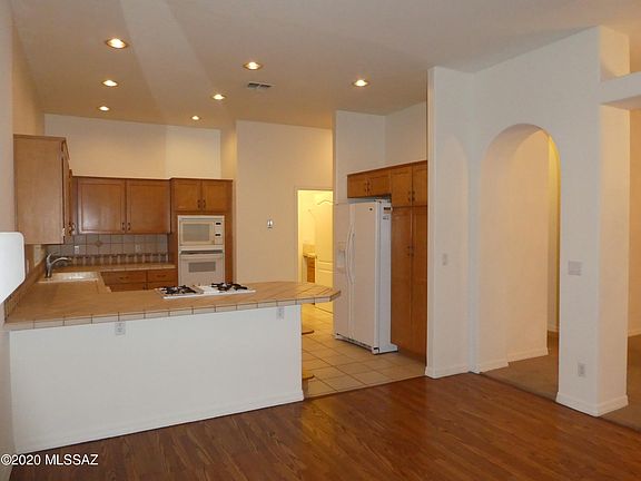 4th image of 122 E Golden Sun Pl