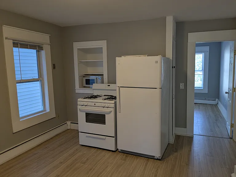 180 Cedar St #2 — Photo 9
