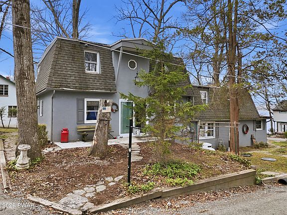 3rd image of 101 Spruce Rd