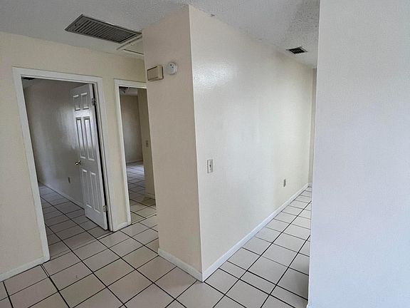 4th image of 2355 Chestnut Pl #2355