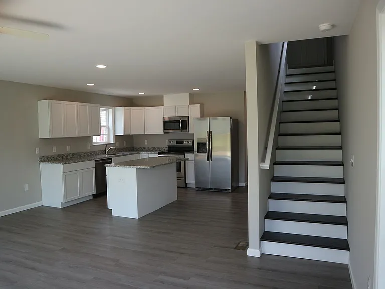 510 N Church St — Photo 3