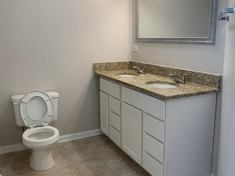 5040 S Michigan Ave #2 — Photo 6