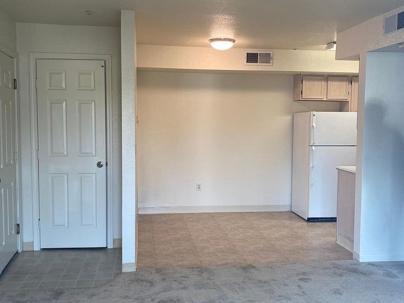 3rd image of 4319 Railroad Ave #10