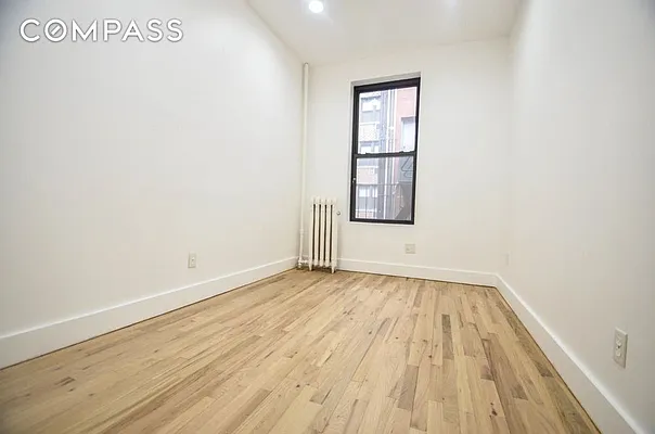 Rented by Mossanen Group | media 30