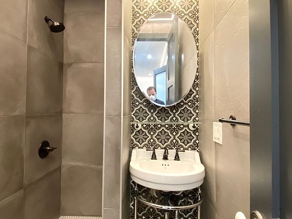 5th image of 119 Kent Ave #3R