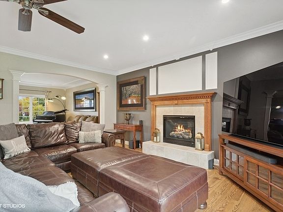 3rd image of 1060 Brooke Ln