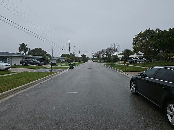 4th image of 6278 Lakeshore Dr