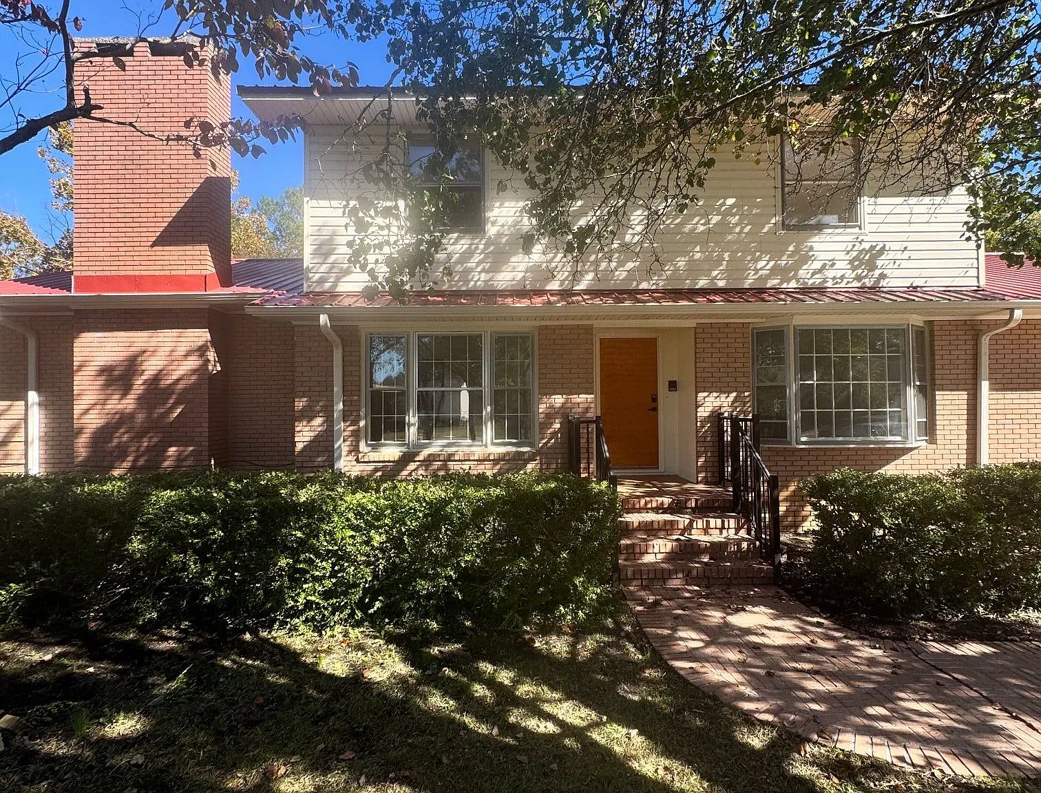 3 bed, 2.5 bath, 1900 sqft, $1,700 — Photo 1