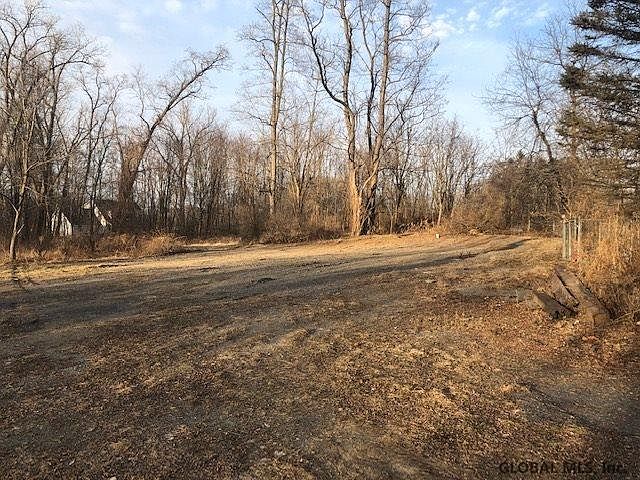 2nd image of 1737 River Rd