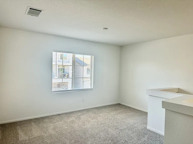 5595 Erindale Terrace Ave — Photo 12