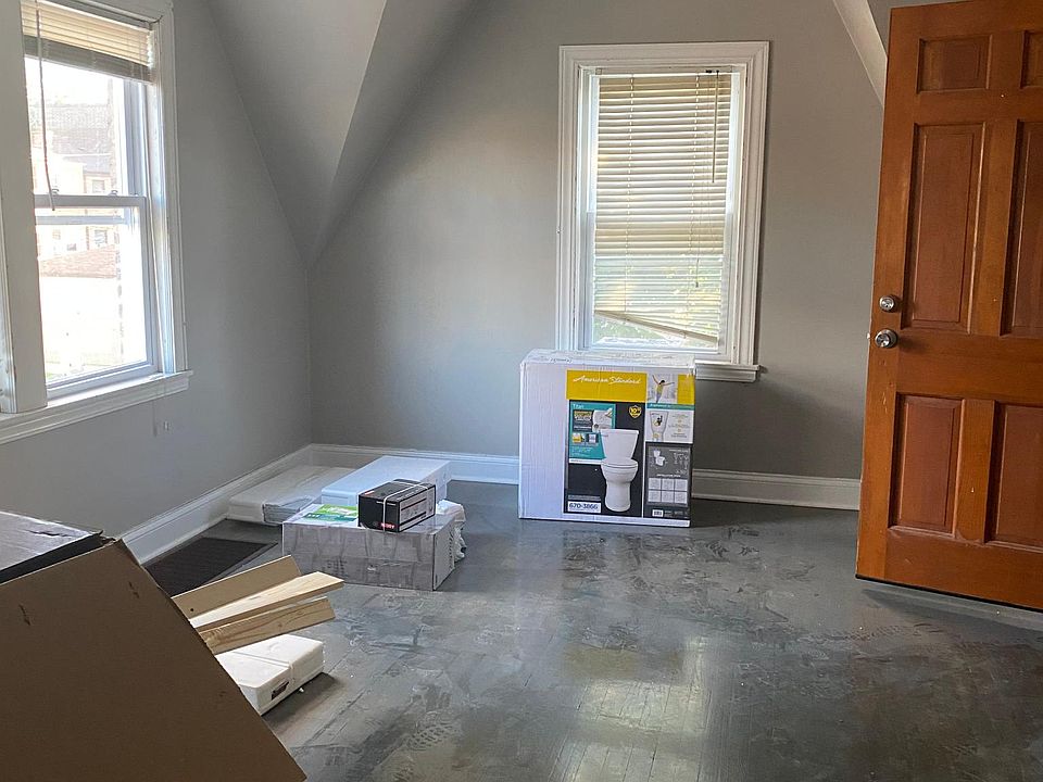 2nd image of 3619 N Pontiac Ave #2