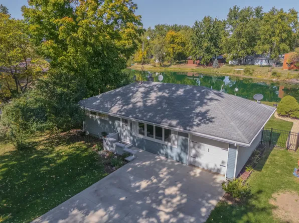 17452 Walden Rd, Hudson, IL 61748