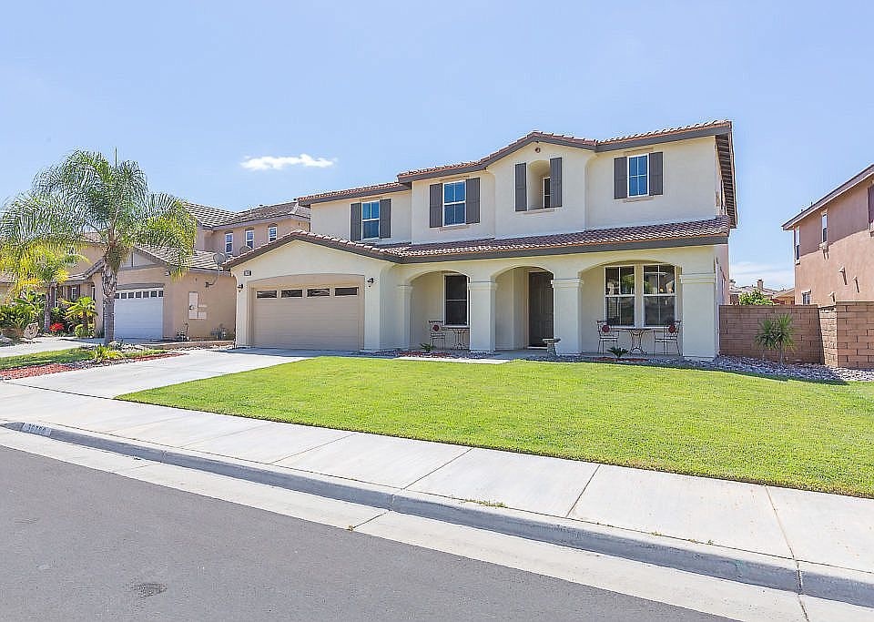 1st image of 36780 Maxmillian Ave