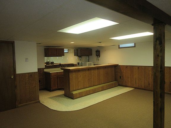 Wet bar for entertaining!